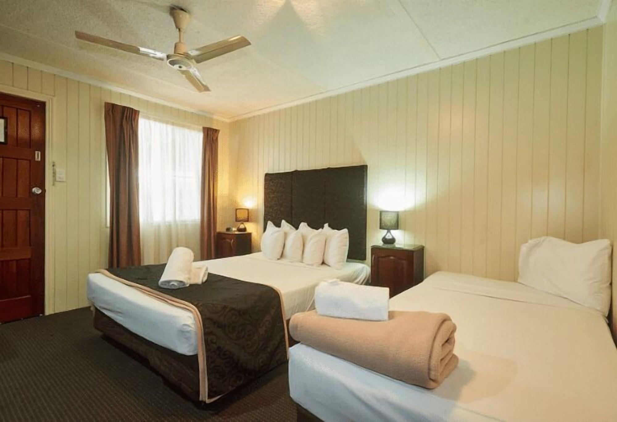 Country Plaza Motor Inn Mackay Ngoại thất bức ảnh