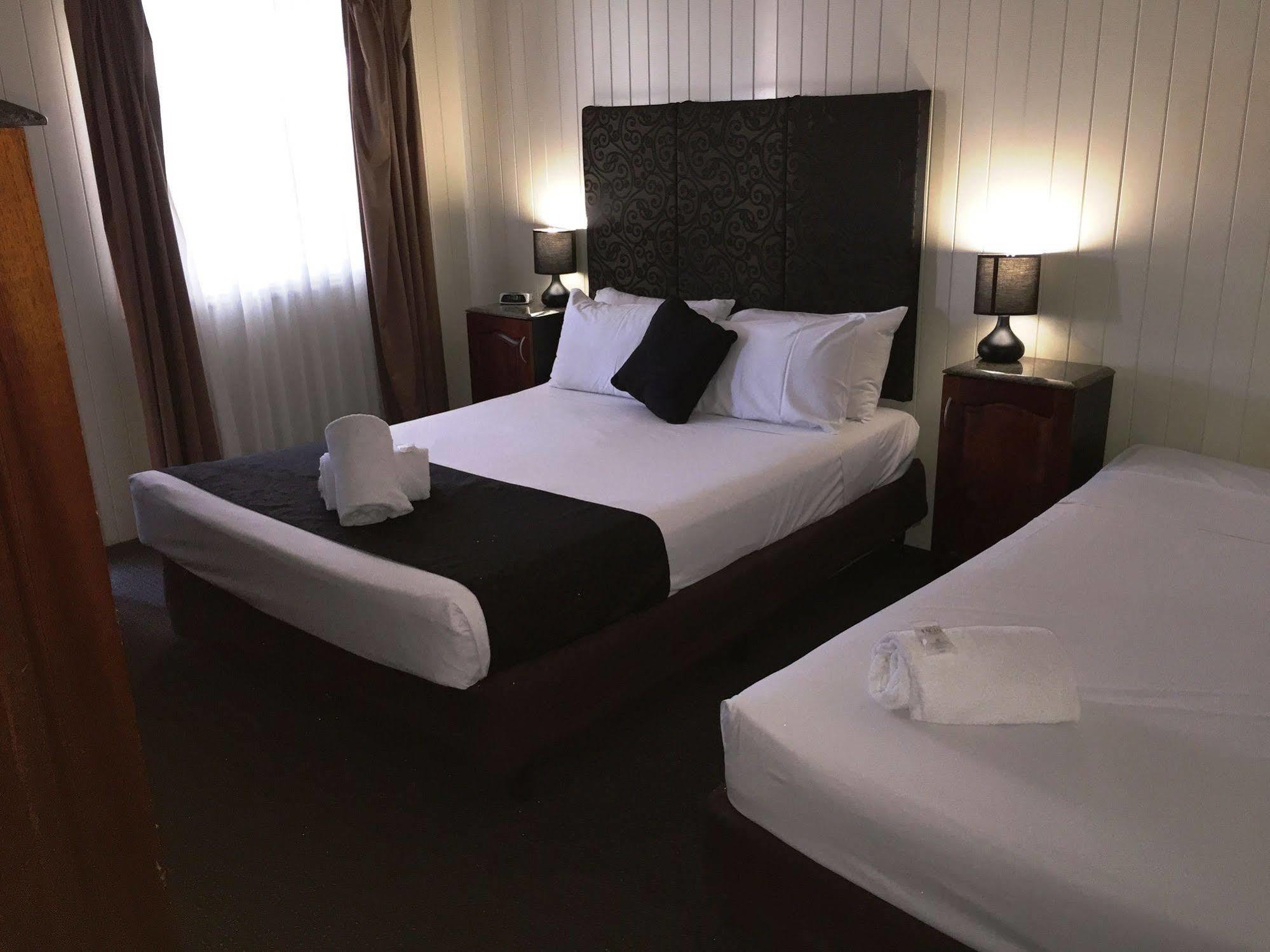 Country Plaza Motor Inn Mackay Ngoại thất bức ảnh