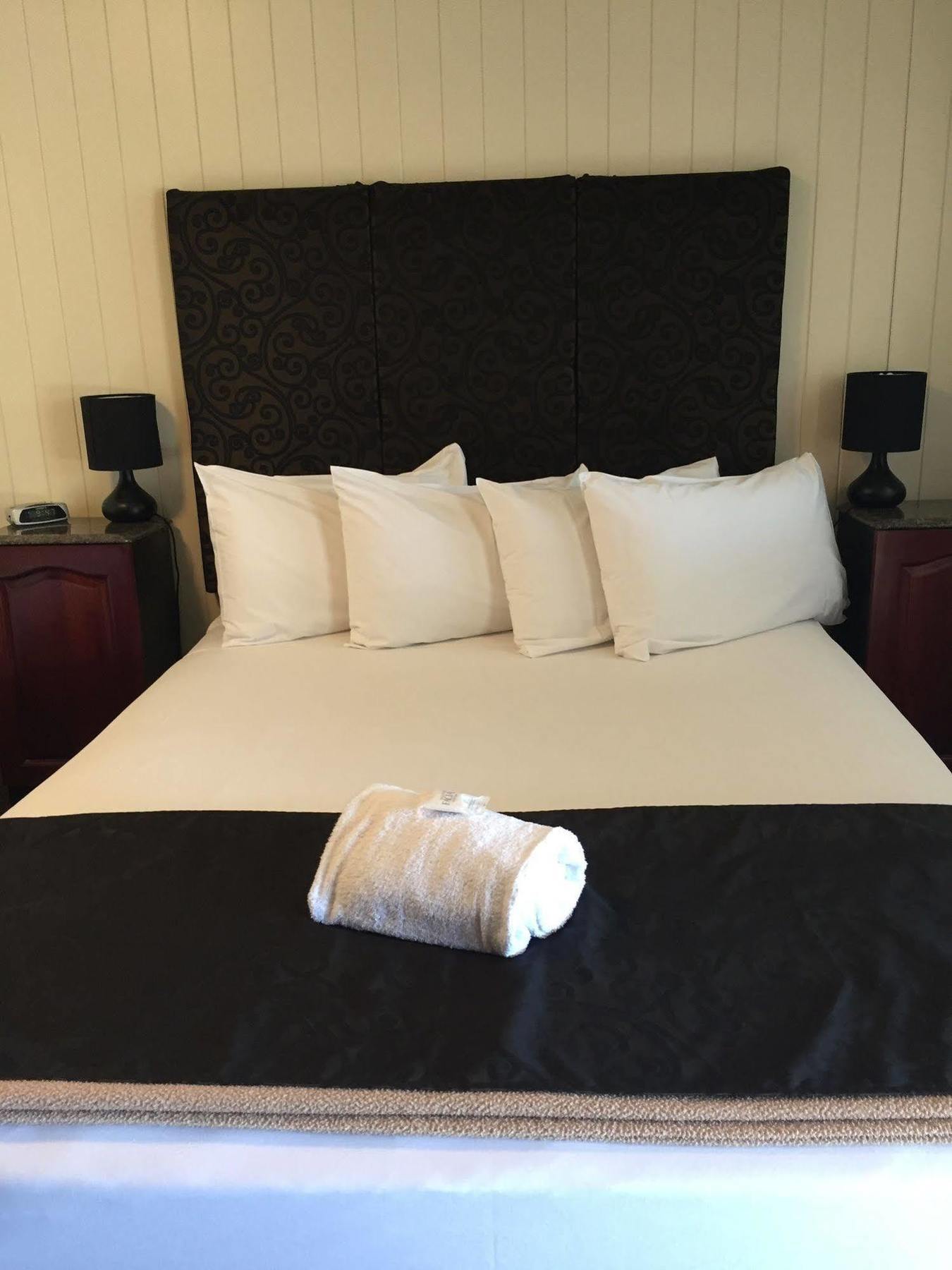Country Plaza Motor Inn Mackay Ngoại thất bức ảnh