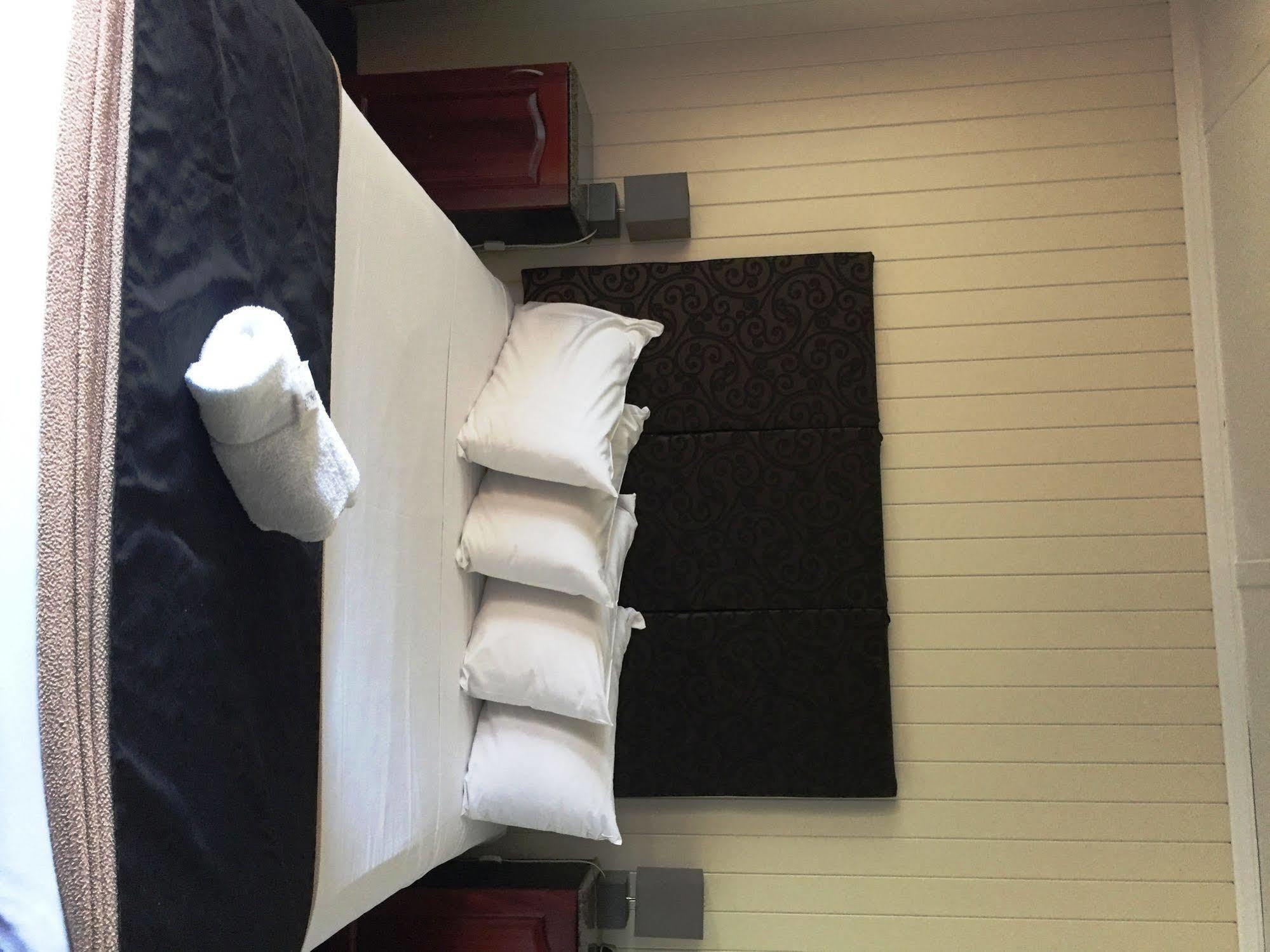 Country Plaza Motor Inn Mackay Ngoại thất bức ảnh