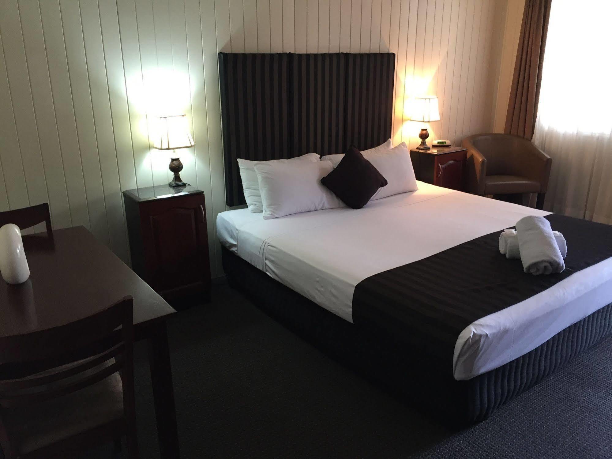 Country Plaza Motor Inn Mackay Ngoại thất bức ảnh